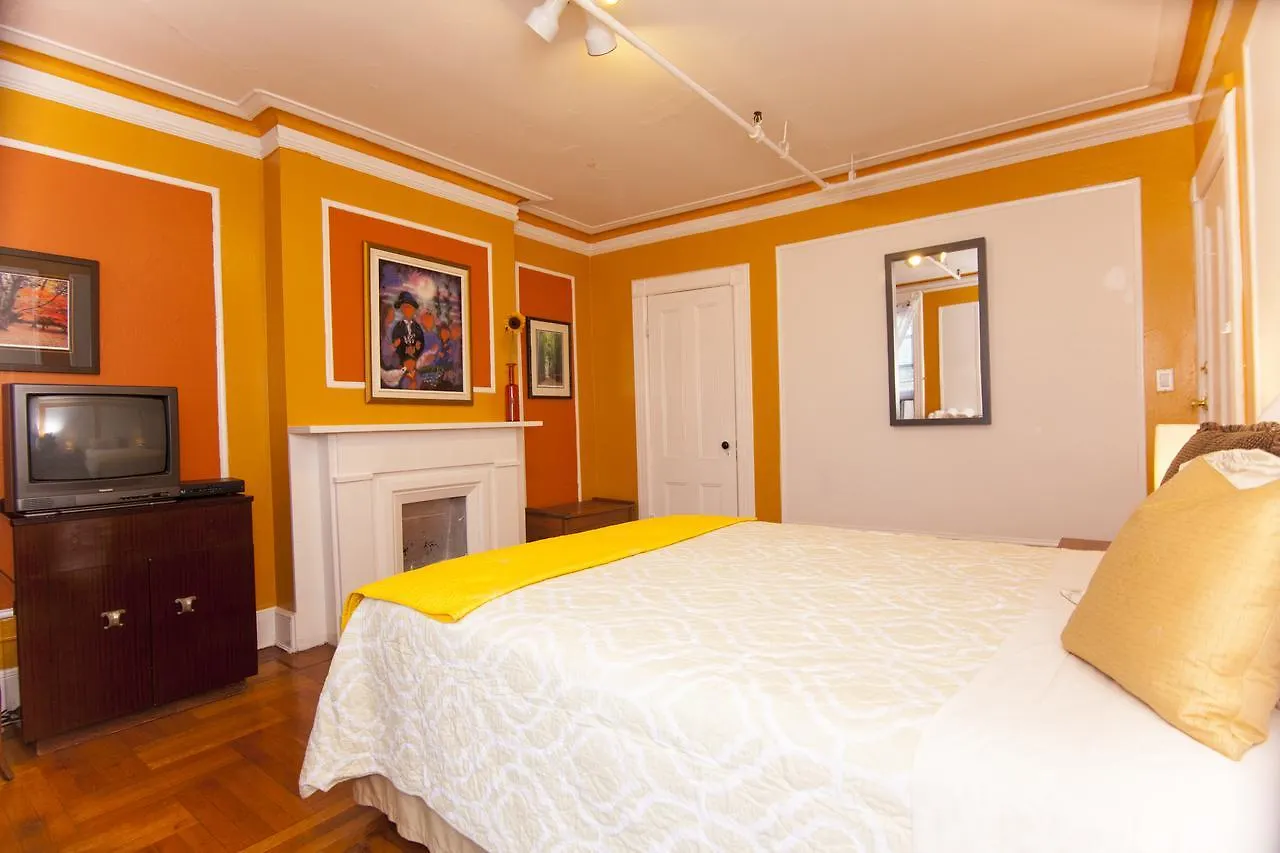 Saint Nicholas Inn New York 3*,